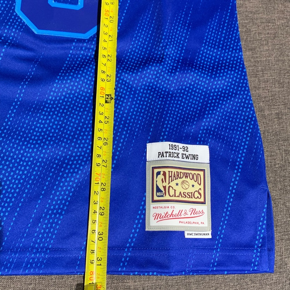 Mitchell & Ness New York Knicks 1991-92 NBA Retro Jersey - Picture 9 of 12